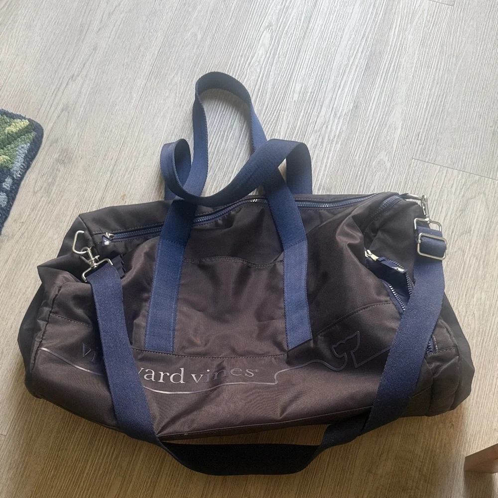 Vineyard Vines elegant duffel